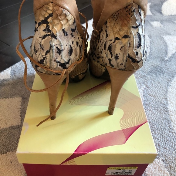 Browns snake lace booties size 38 - Picture 3 of 5